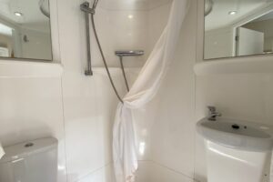 Student bedsit en-suite Student bedsit en-suite
